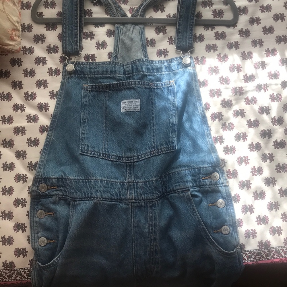 Levi’s Classic Blue Denim Overalls Urban Outfitters - Picture 2 of 7